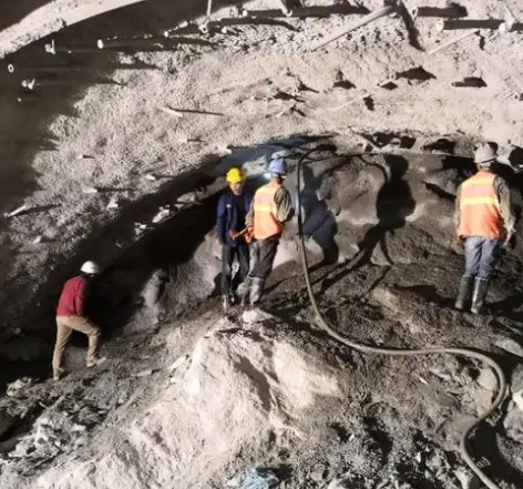 柳州拱顶带模注浆料的施工流程及注意事项